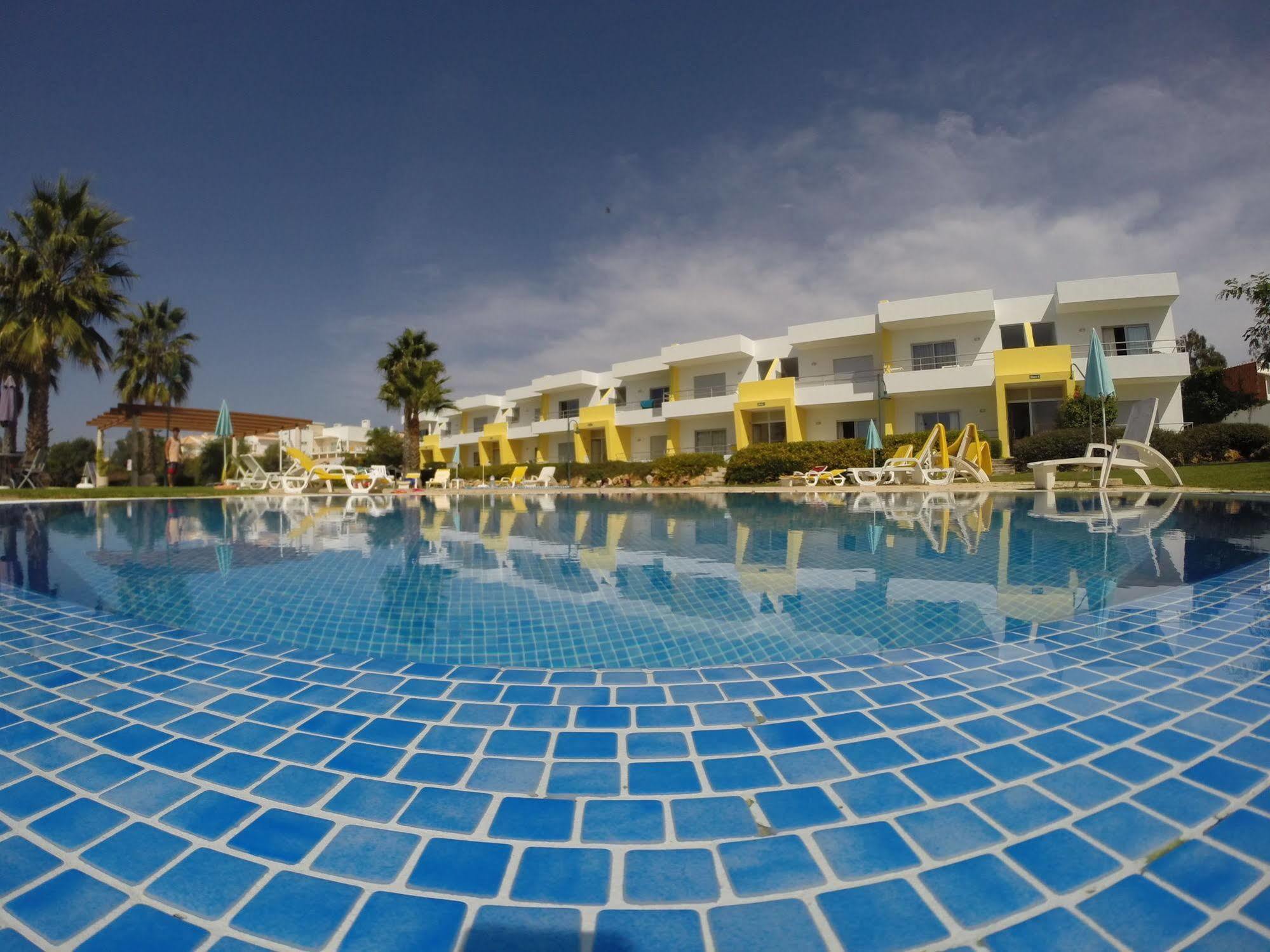 Apartamentos Santa Teresinha Alvor Exterior photo