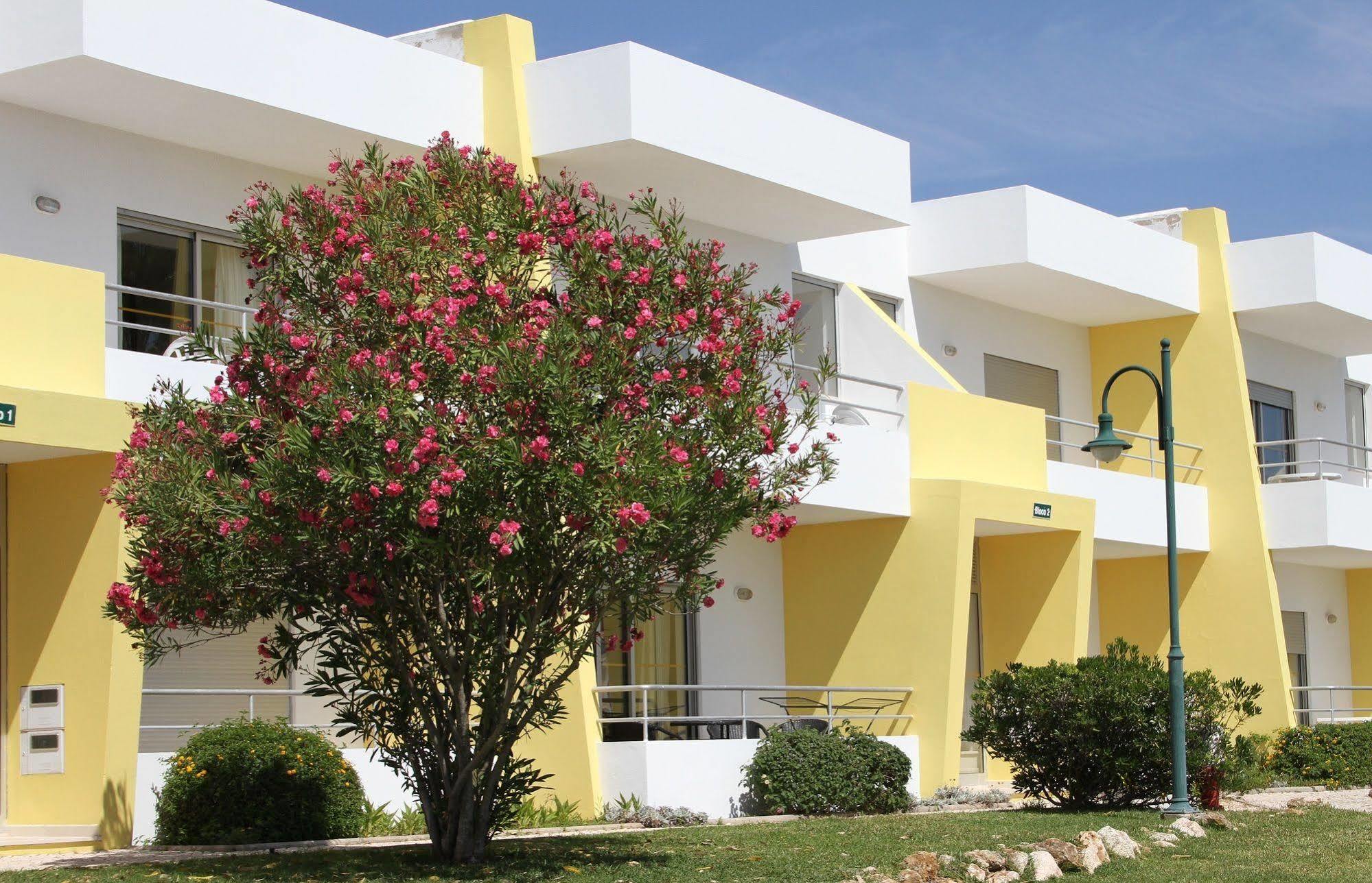 Apartamentos Santa Teresinha Alvor Exterior photo